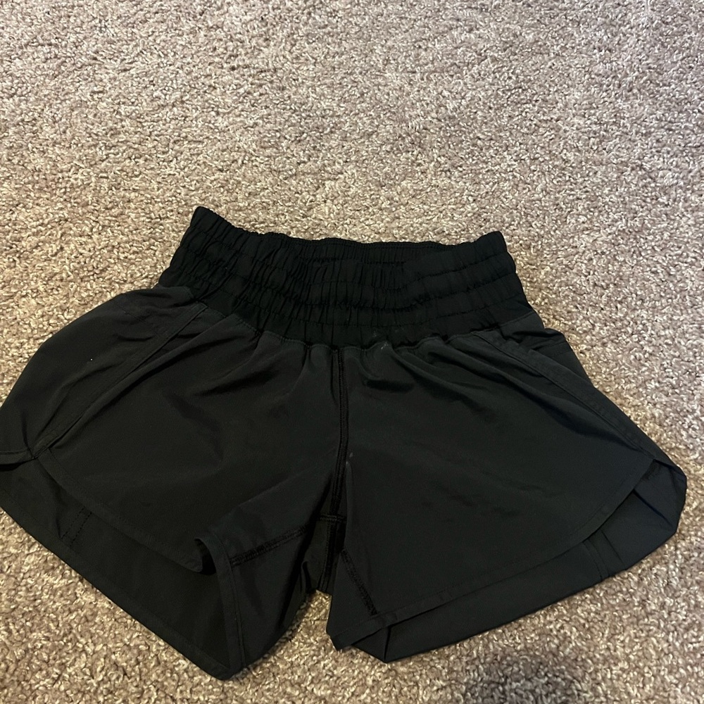 Lululemon hotty hot high rise black shorts
